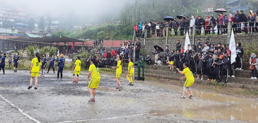 Volleyball match at the ongoing Pfutsero Inter Ward Tournament 2021 at Pfutsero on October 21.